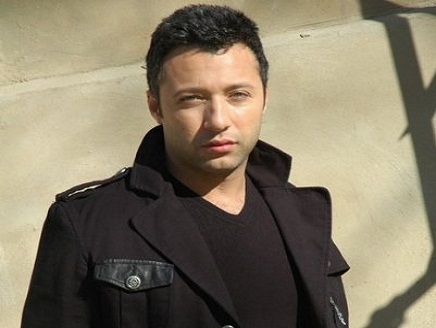 الفنان الشاب أحمد فهمي